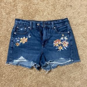 American Eagle Embroidered Floral Flower Mom Shorts